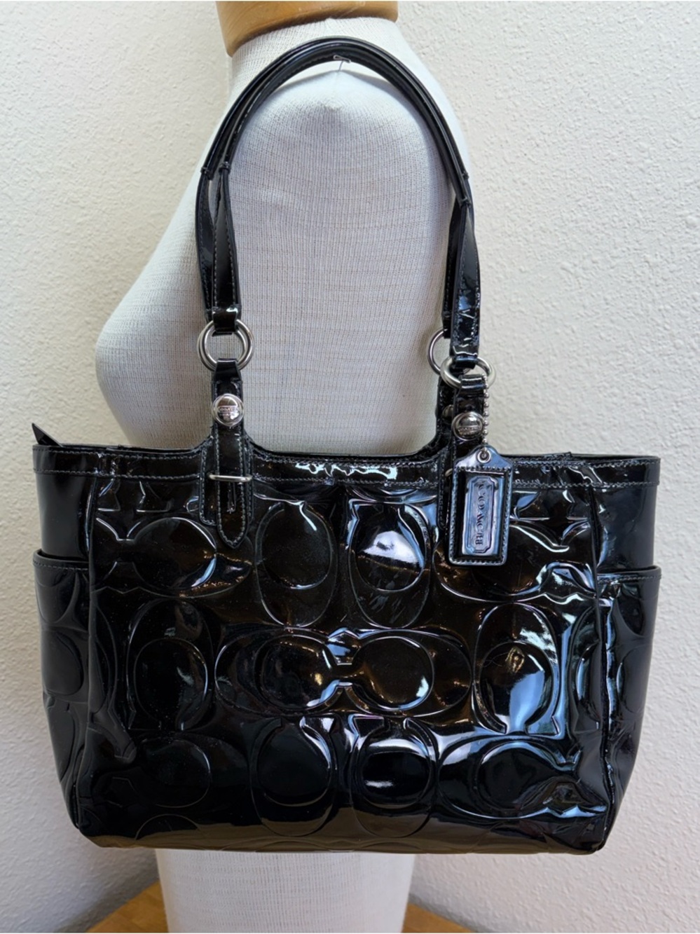 Coach Gallery Tote Black Embossed Signature Patent Leather Shoulder Bag F15246 - Picture 2 of 13